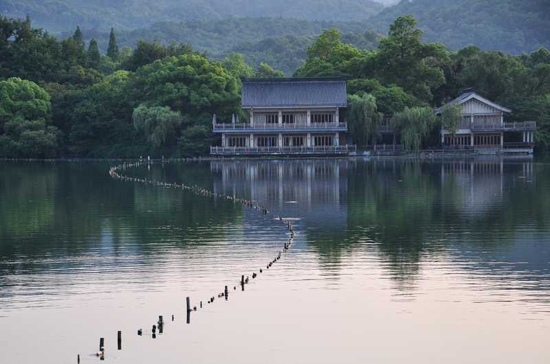hangzhou-lake.jpg